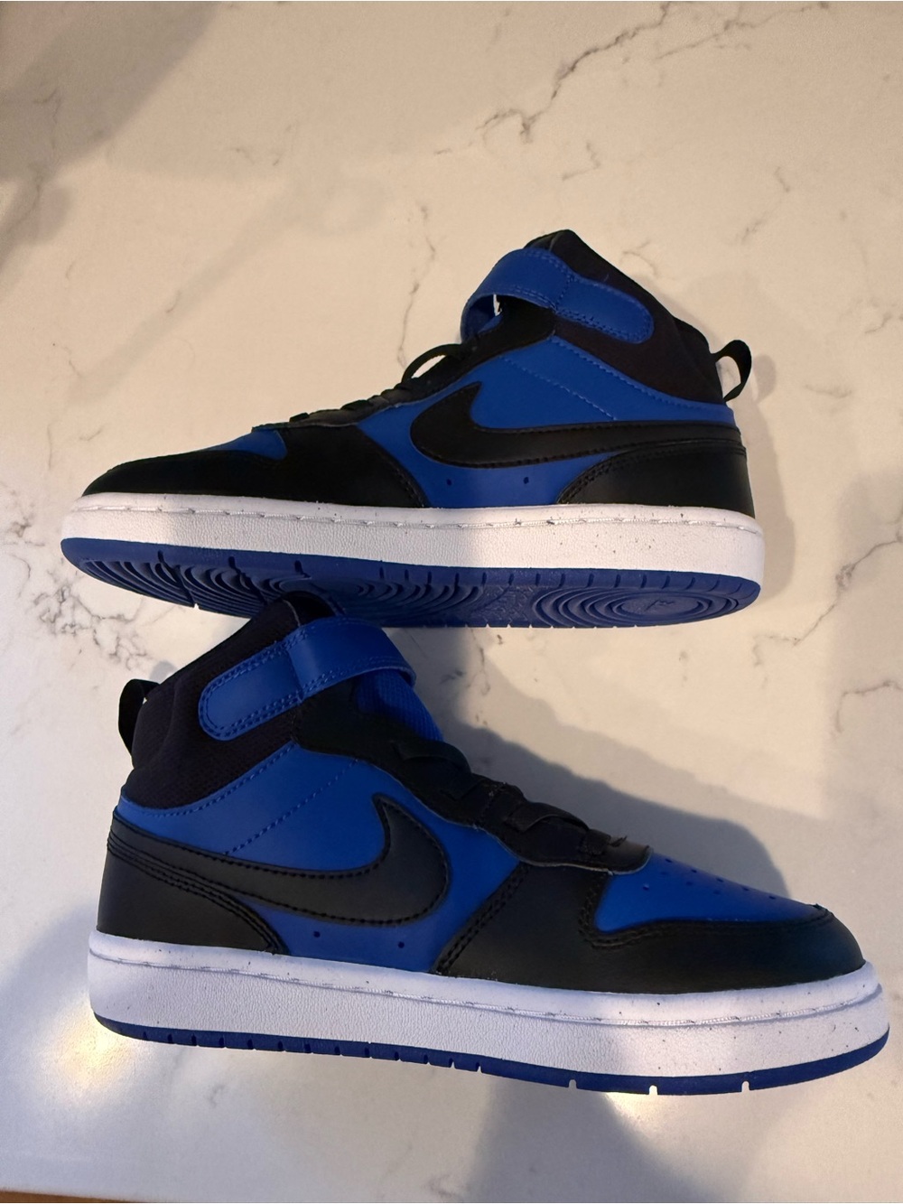 NWOT Nike Court Borough Mid
